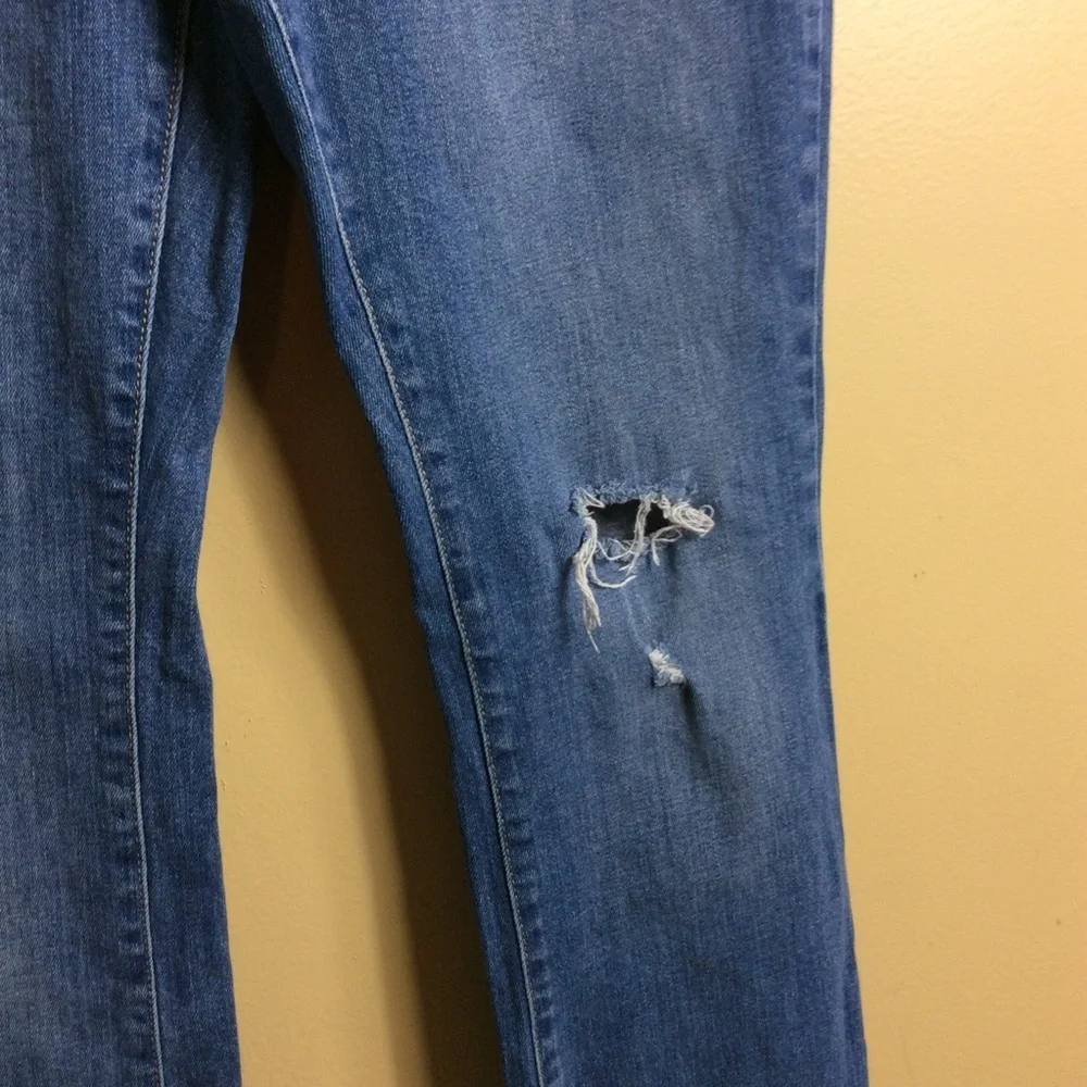 Old Navy boot cut frayed bottom jeans. Stretch cotton size 16 Distressed